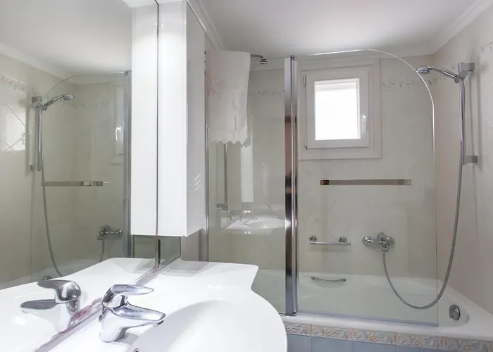 Panos Luxury Парос