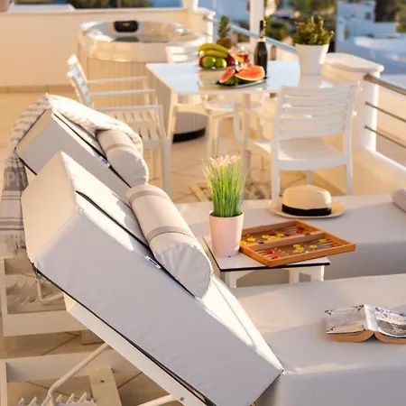 Panos Luxury Villa *